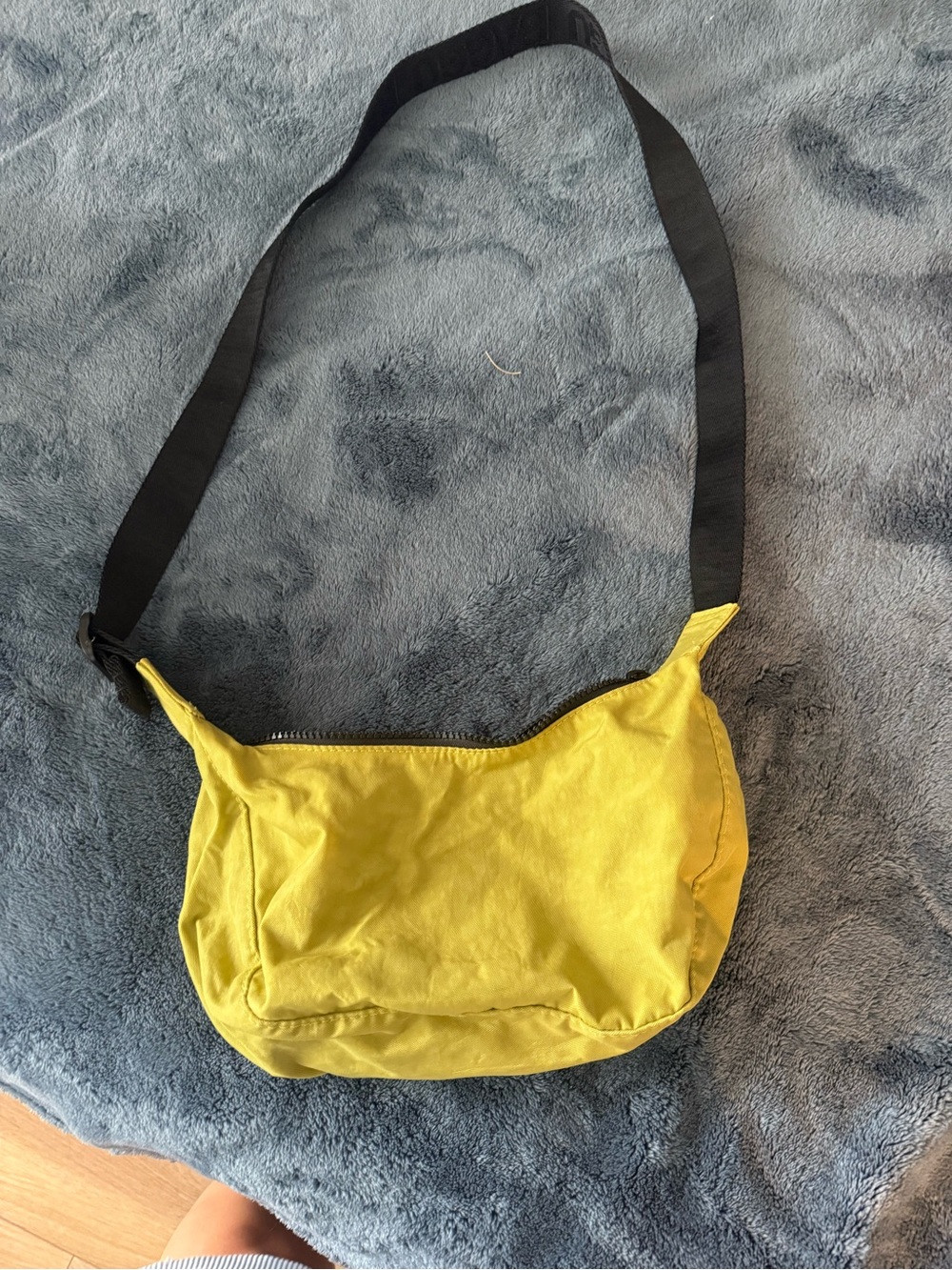 BAGGU Lime Crossbody Bag with Black Strap